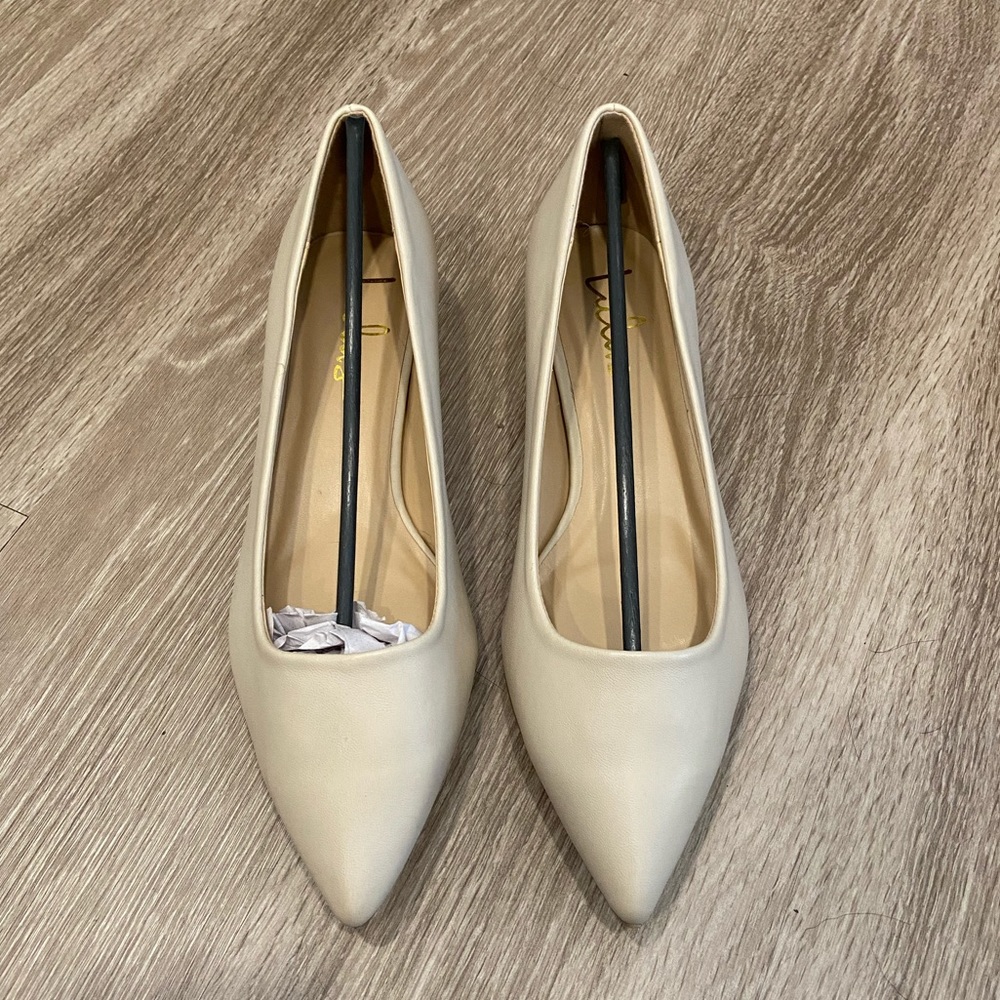 NEW Lulus Alessia Nude Flats 8.5